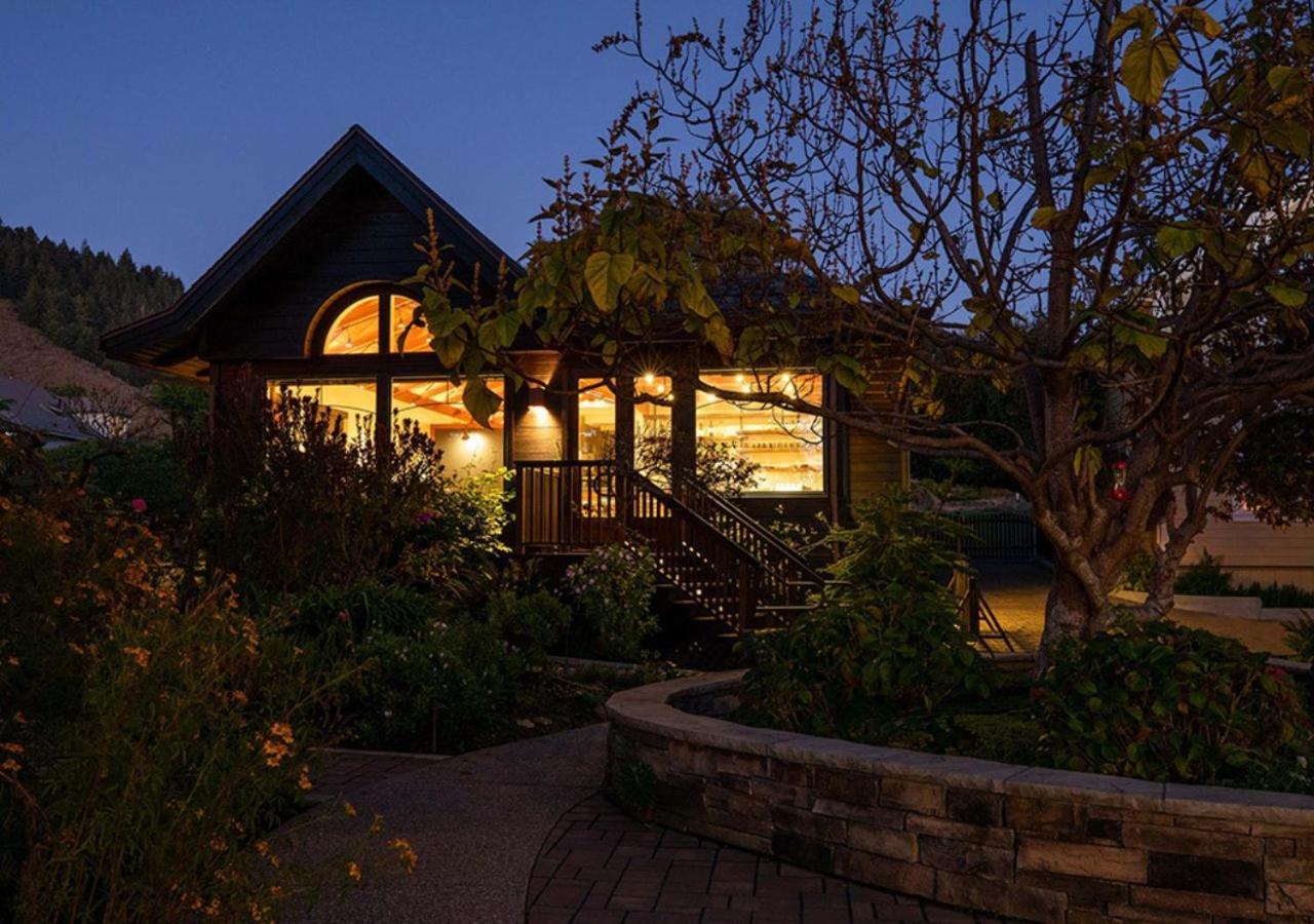 Elk Sacred Rock Inn מראה חיצוני תמונה